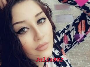 Julia982