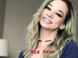 Mia_Fern