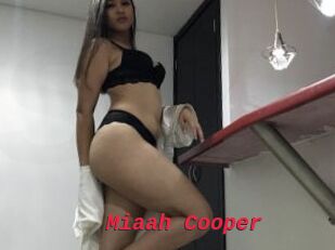 Miaah_Cooper