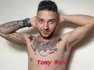 Tomy_Fox